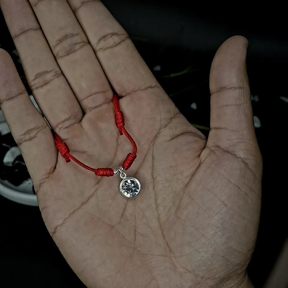 Collar Hilo Rojo con Dije Punto de Luz de Plata 925 - Adaptable 2