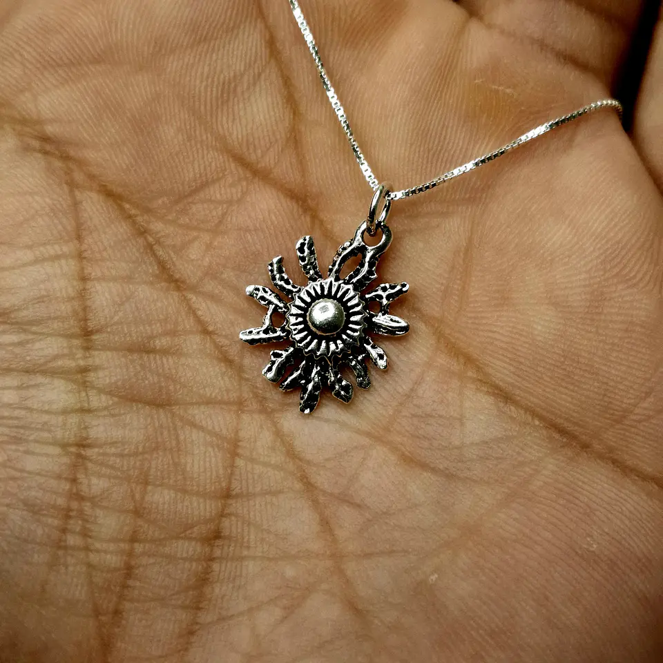 Colgante Sol Añejado de Plata 925  2