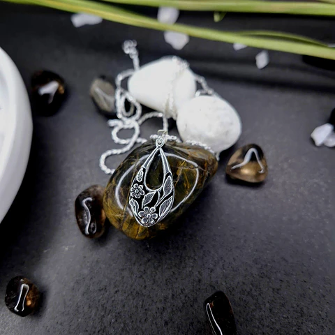 Colgante Flores Colgantes Añejadas de Plata 925