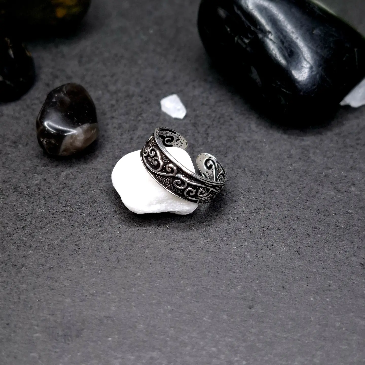 Anillo con Figuras Añejadas de Plata 925 - Adaptable 1