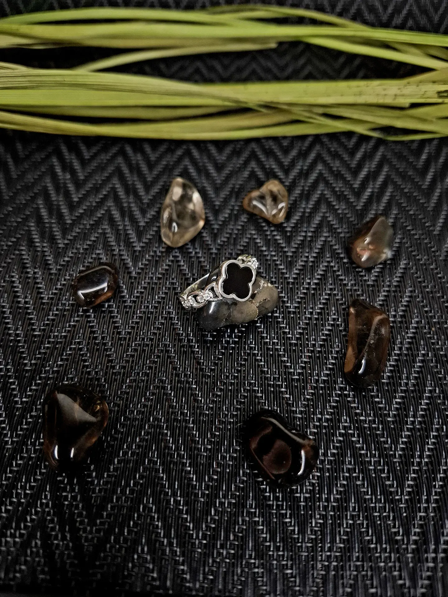 Anillo Trébol de la Suerte Ónix Eslabones Circones – Talla 10 2