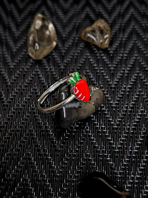 Anillo Ajustable Frutilla Esmaltada