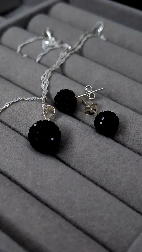 Conjunto Strass Negro 10 mm y 8 mm