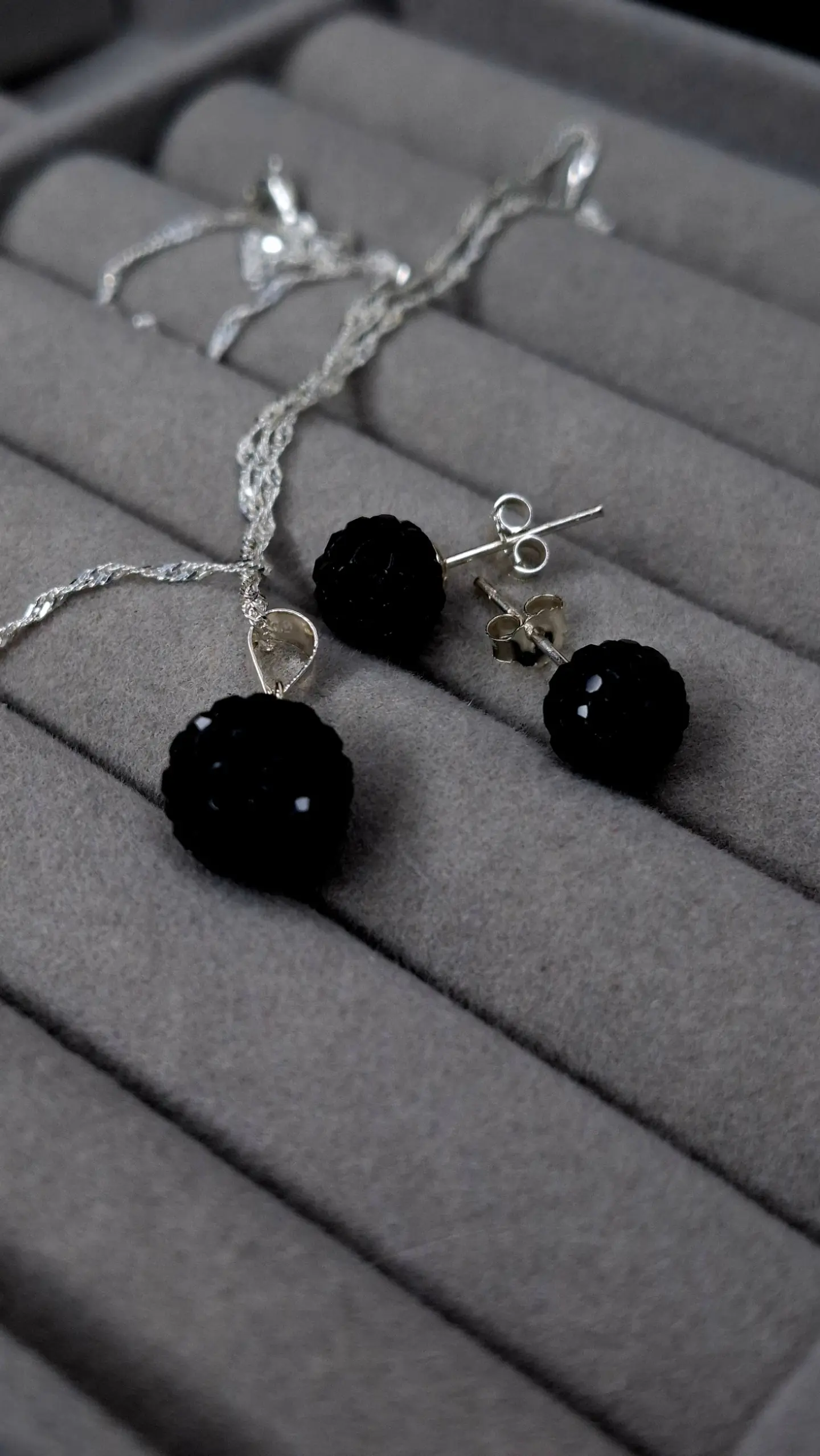 Conjunto Strass Negro 10 mm y 8 mm 1