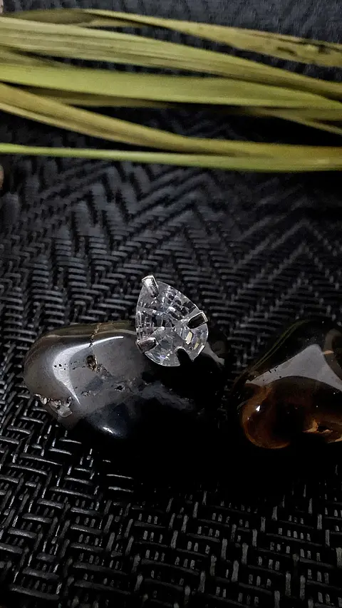 Aros Gota Circón 6x8 mm