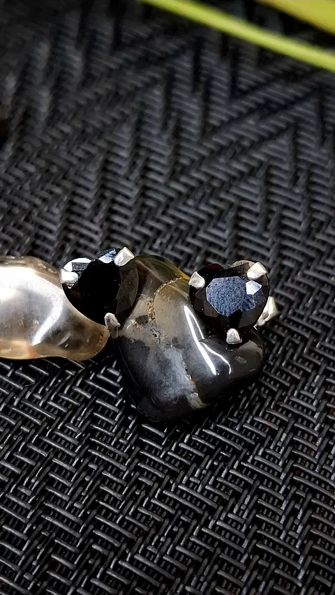 Aros Corazón Circón Ónix 8 mm