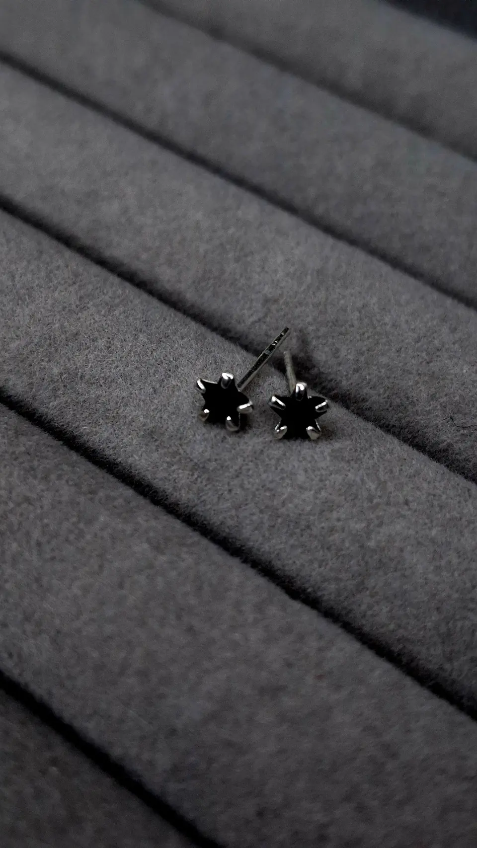 Aros Estrella Circón Ónix 4 mm 1