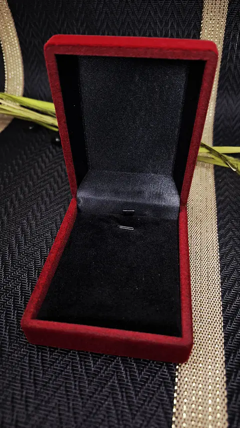 Caja de Regalo Premium Roja (9x7)