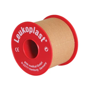 Leukoplast — Esparadrapo Impermeable Beige — 5 cm x 5 Mts — BSN - Ref. 01524-00