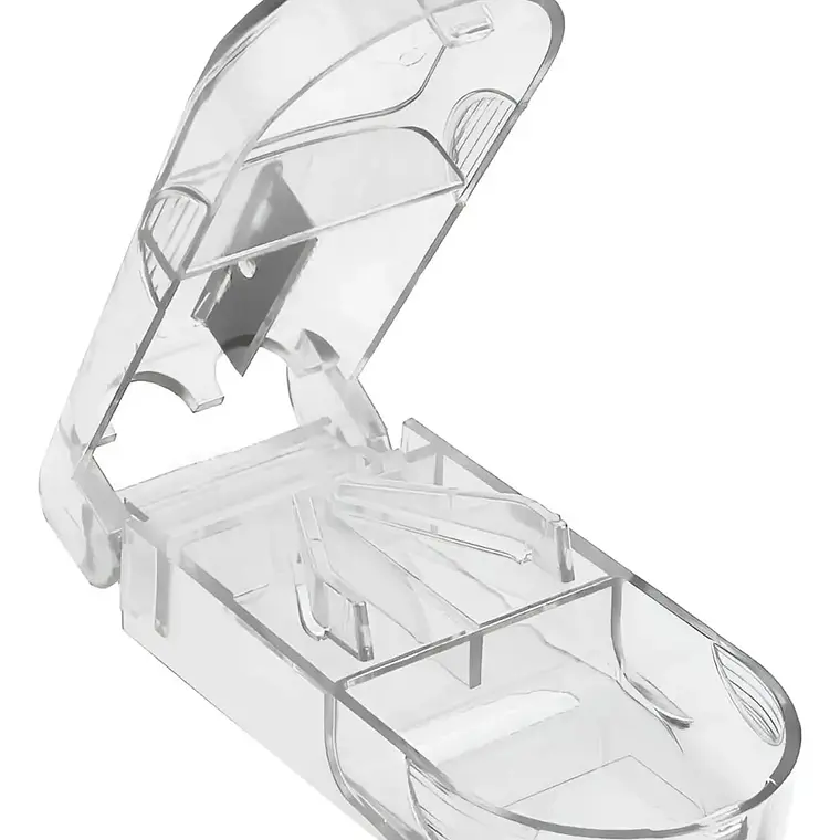 PASTILLERO CON CORTADOR TRANSPARENTE 1