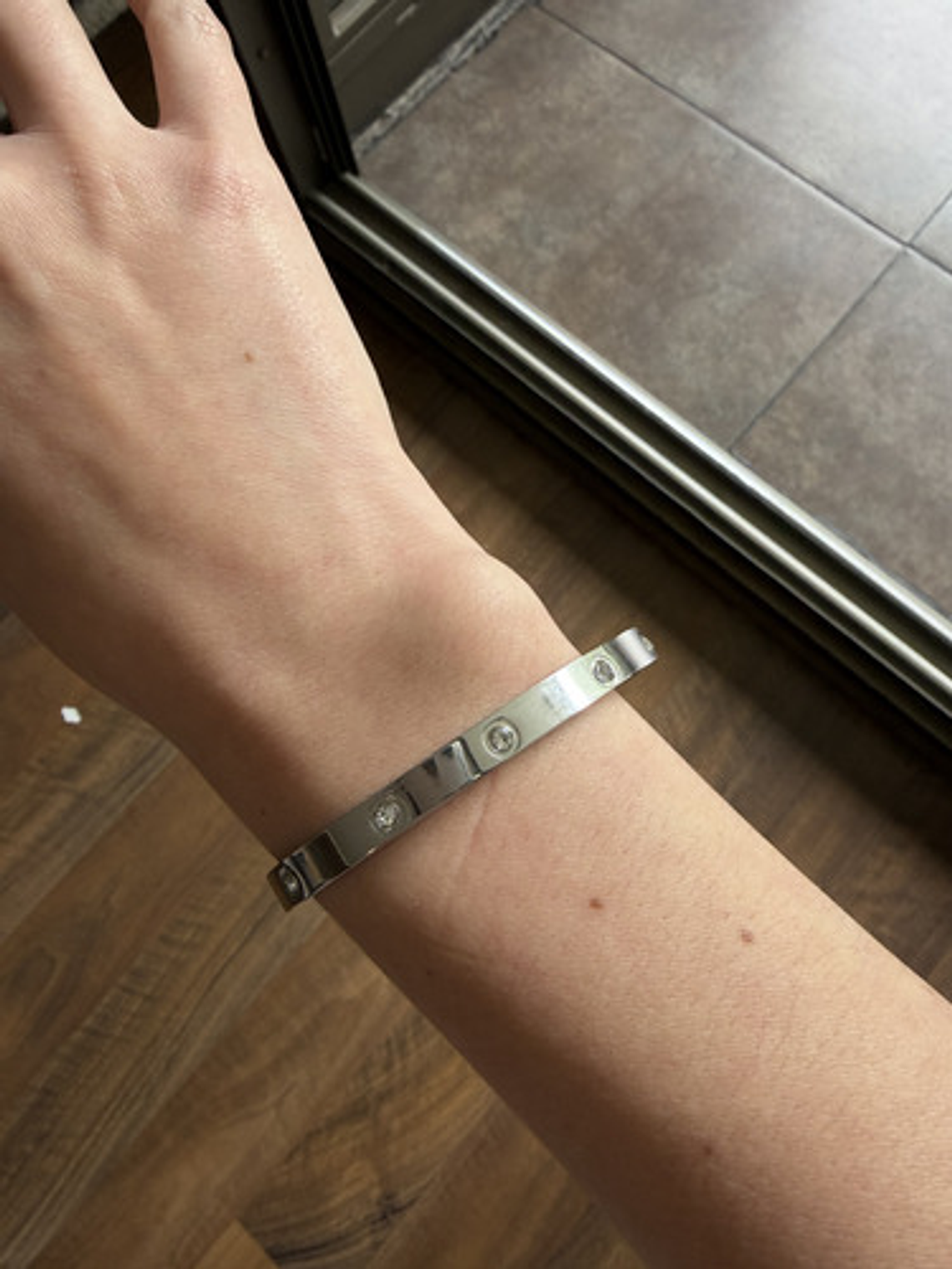 Pulsera Rígida Con Cristales Oro 18k Orvia 8