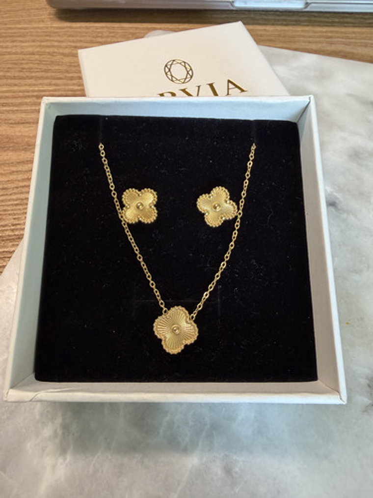 Set Collar Y Aros Trebol Oro 18k Acero Inoxidable Orvia 1