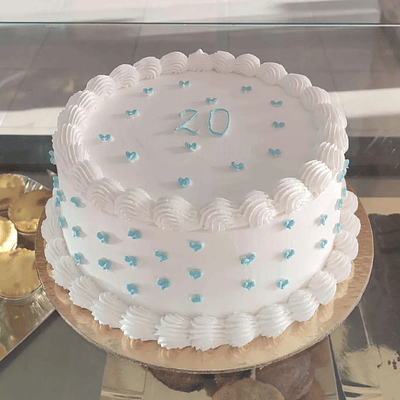 Bolo Aniversário Branco e Azul Bebé