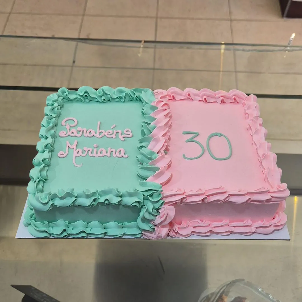 Bolo Retangular Rosa e Verde Água