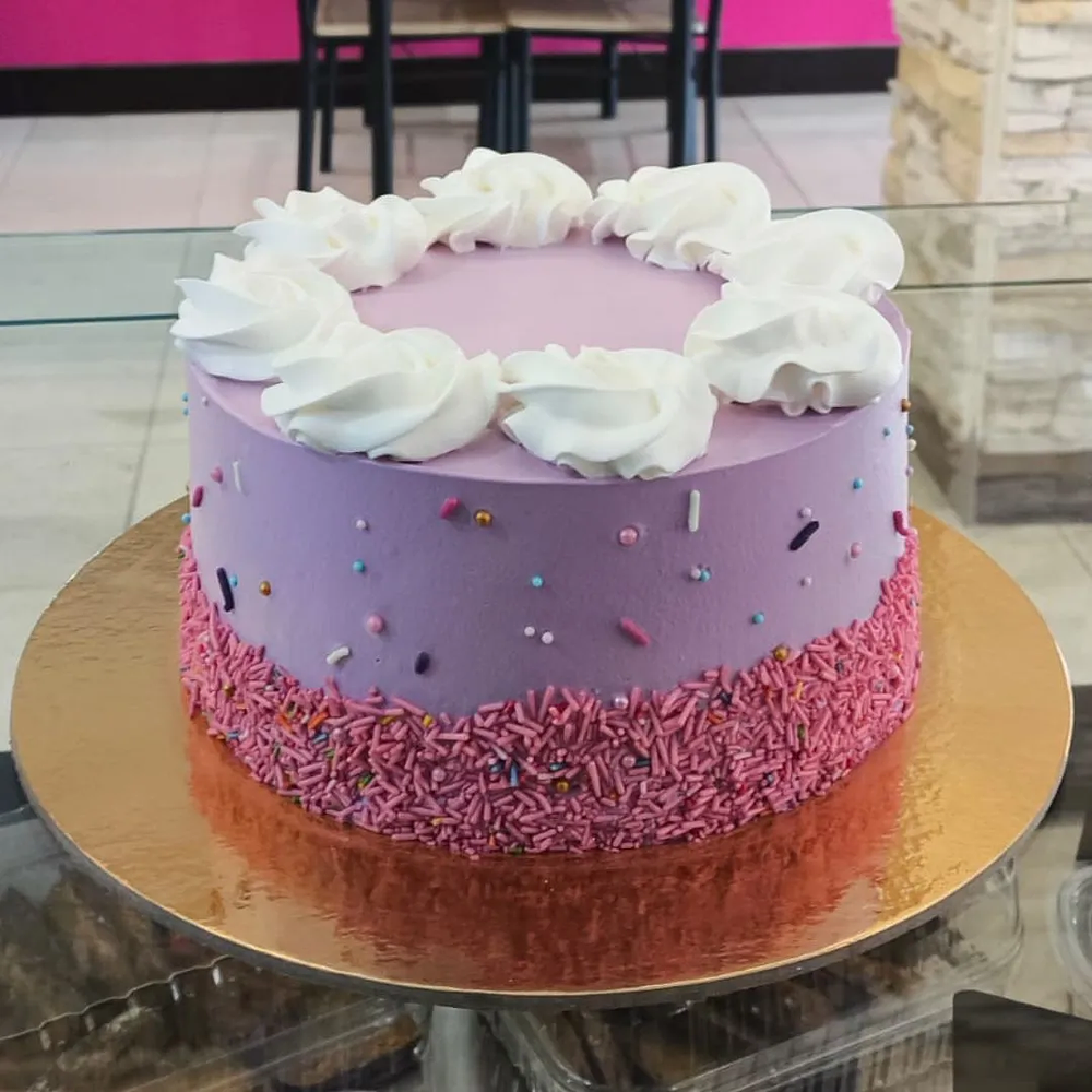 Bolo Lilás, Rosa e Branco