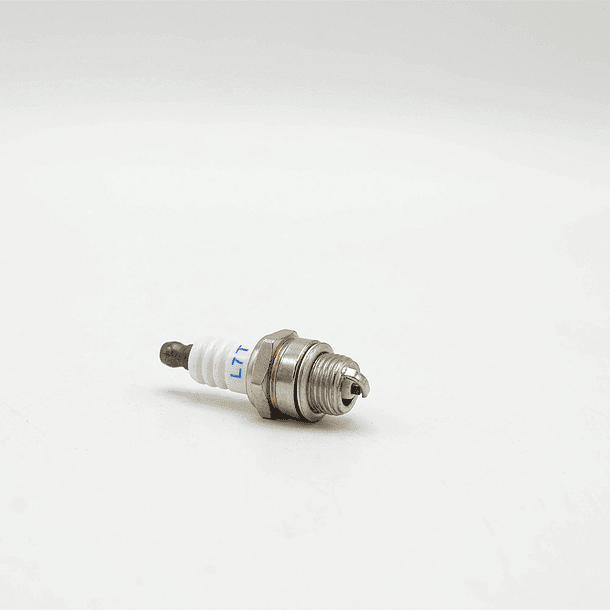 Bujía L7T para Motoahoyadores / Desmalezadoras / Multifuncional / Motobombas / Motosierras 3