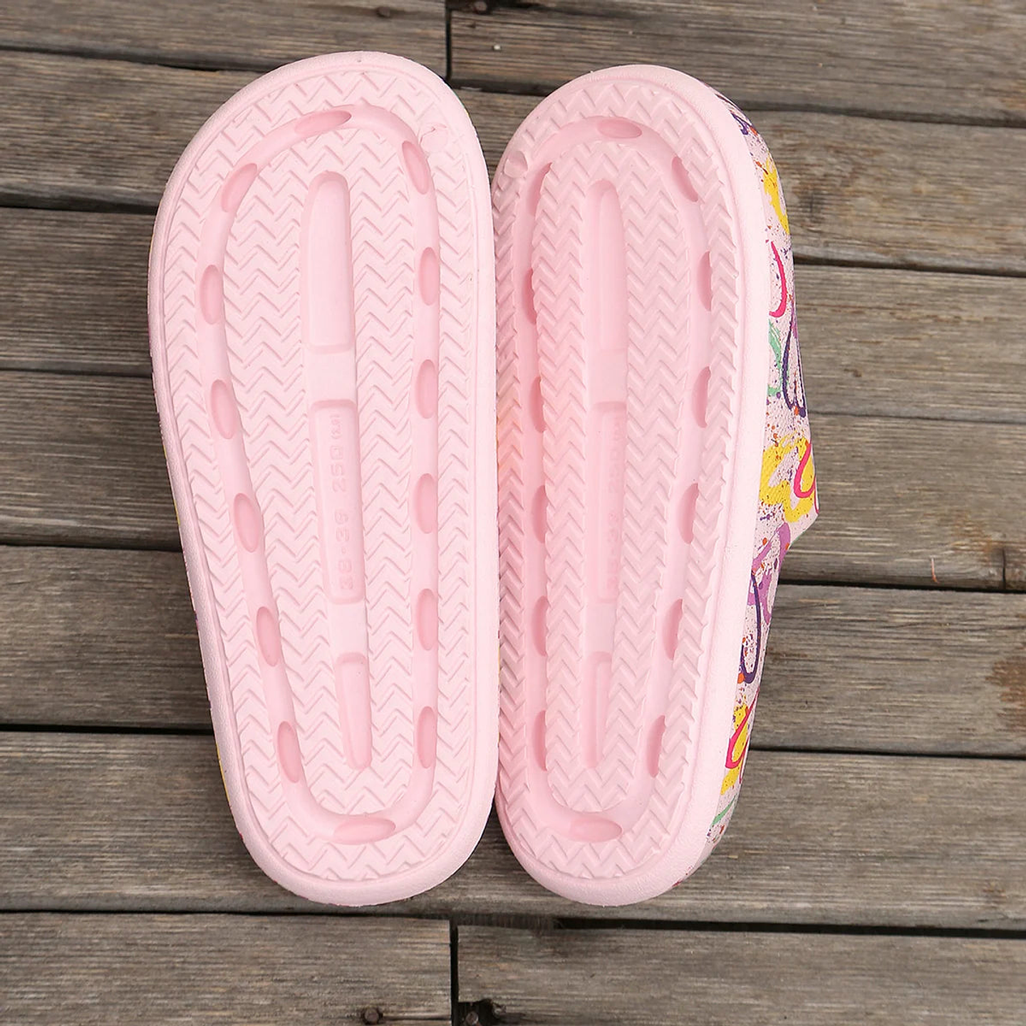 Naomi- Graffiti Love Slides 5