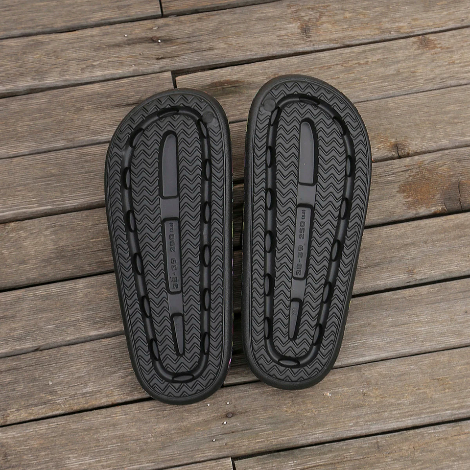 Naomi- Graffiti Love Slides 18