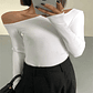 Nina- Off-Shoulder Shirt - thumbnail 19