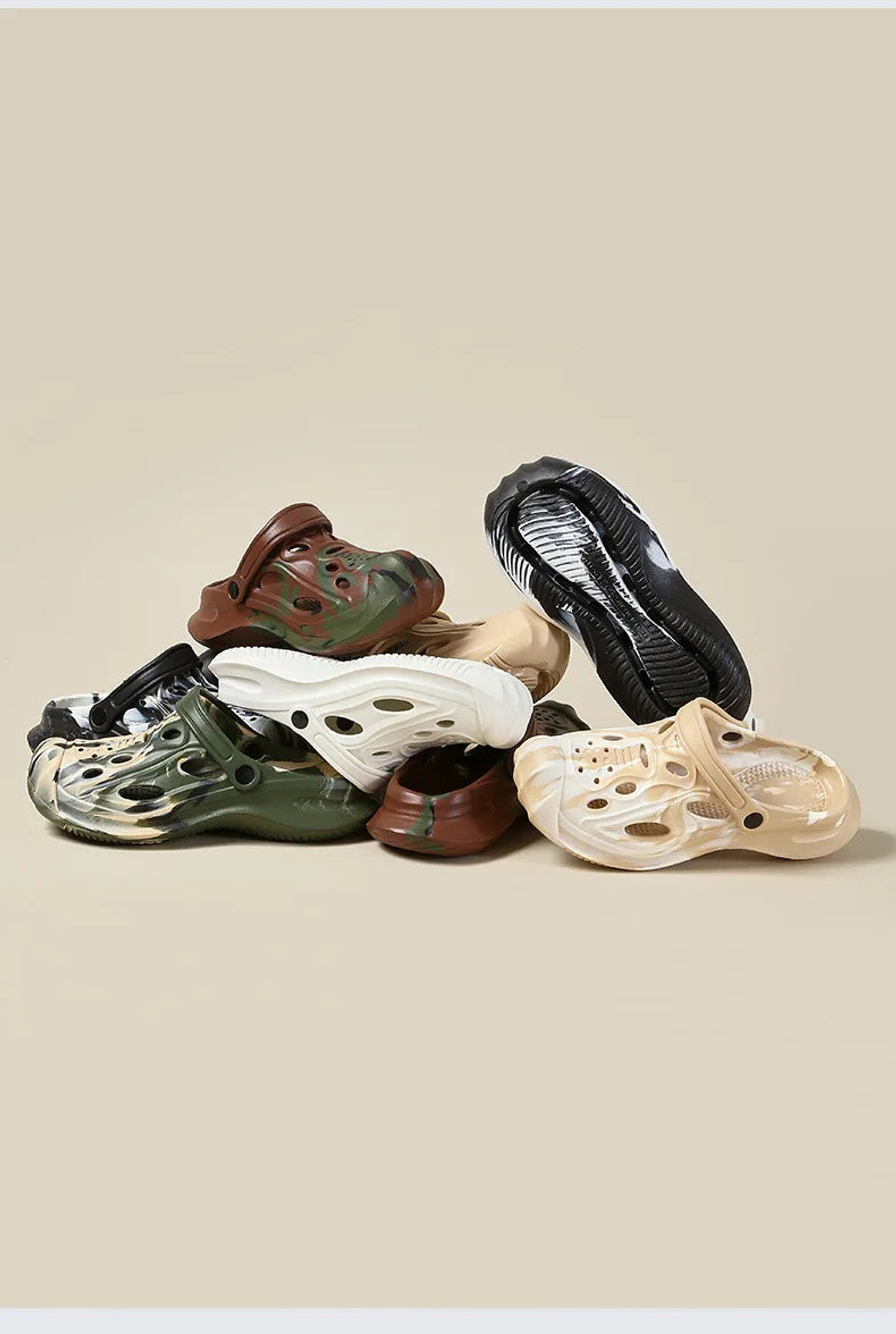 Finn- Camouflage Clogs 9