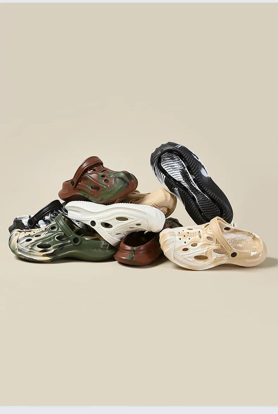 Finn- Camouflage Clogs 9