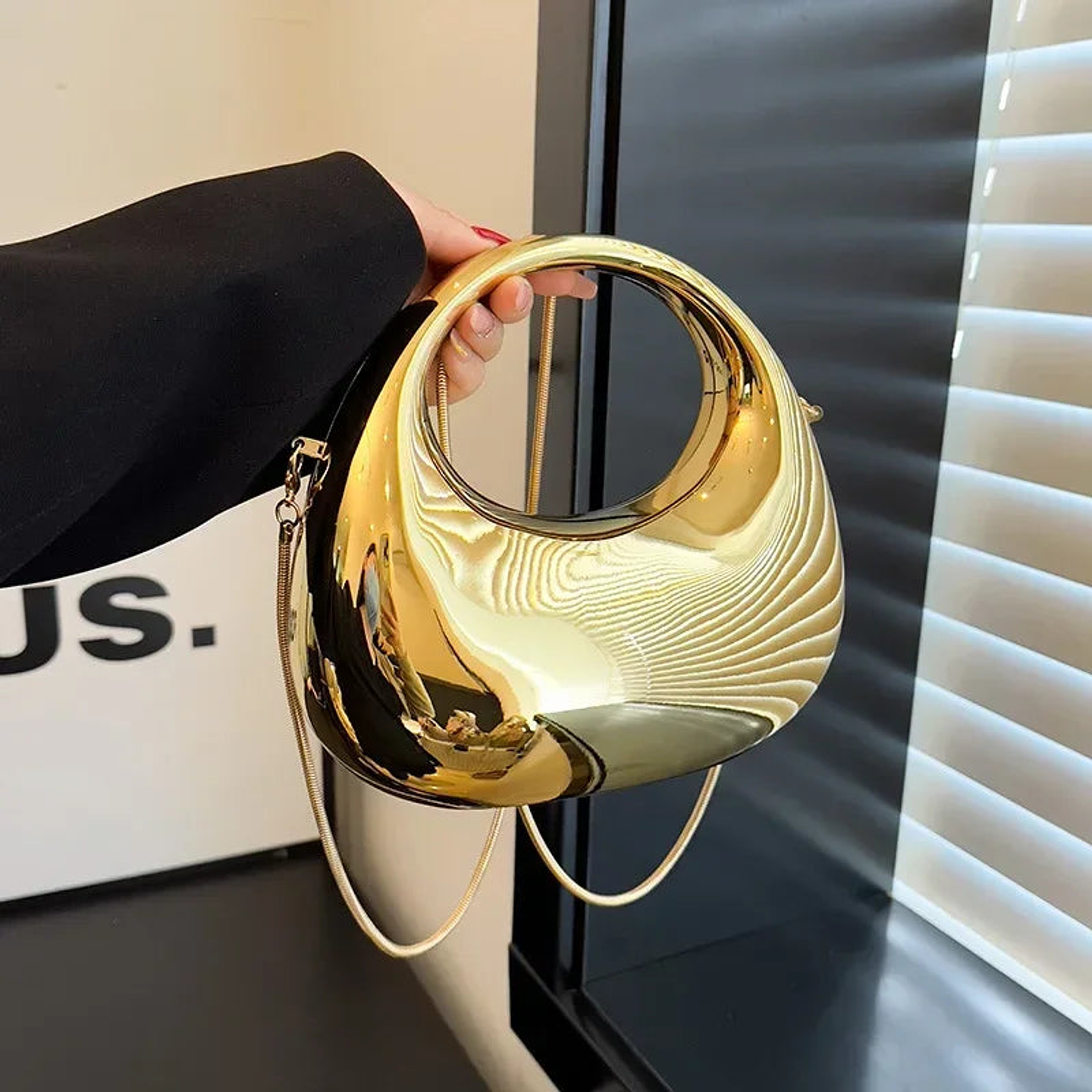 Gaia- Acrylic Clutch 33