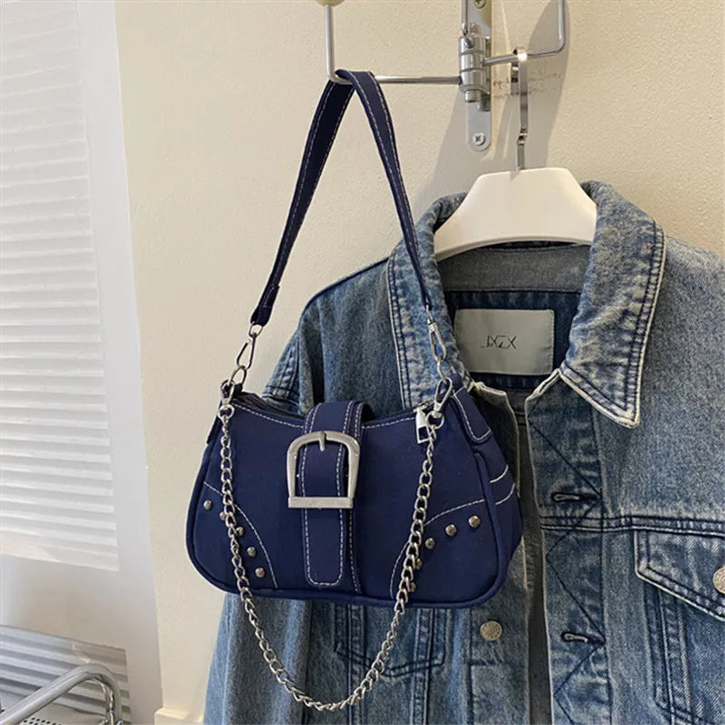 Ellis- Leather Crossbody Bag 18