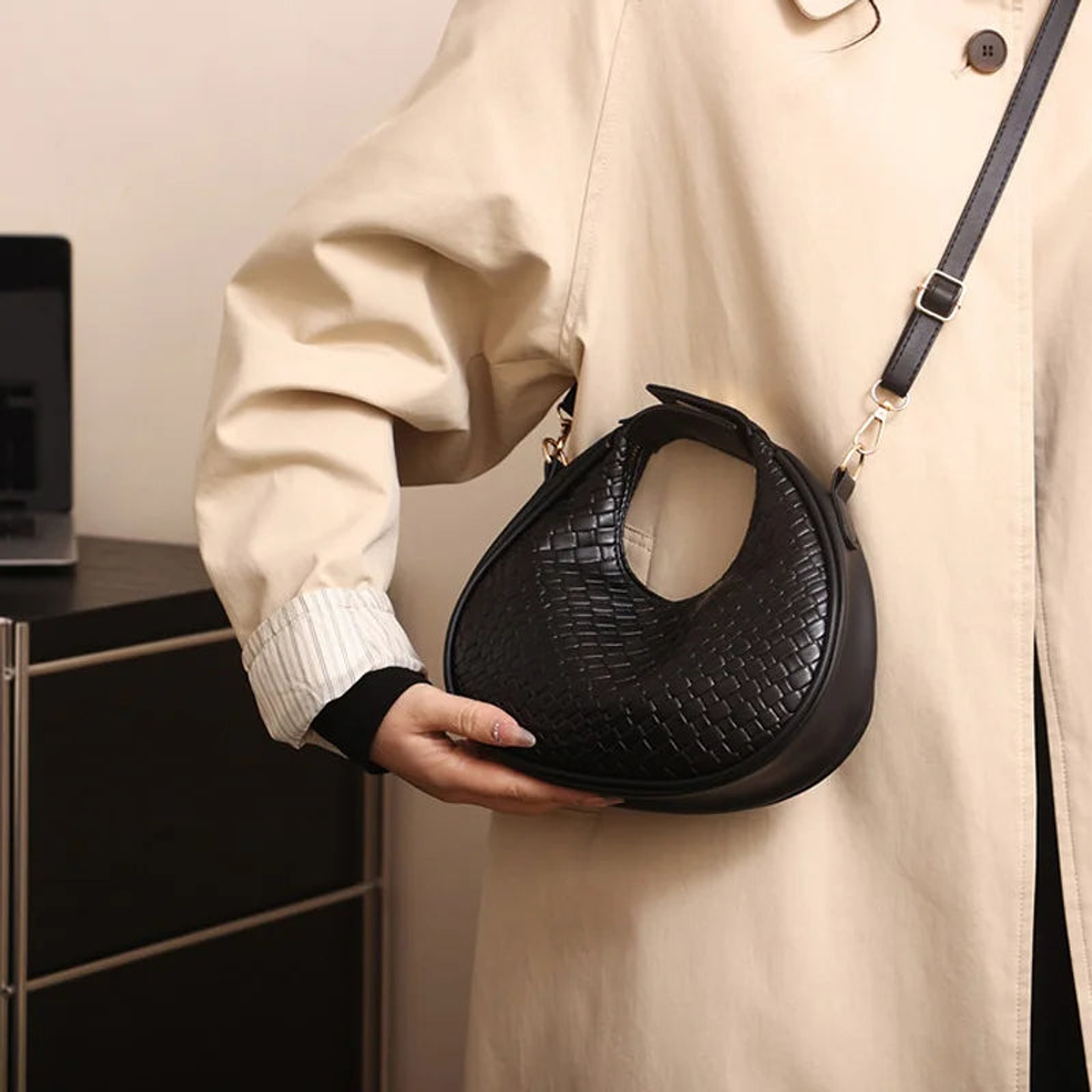 Marinette- Crossbody Leather Bag 18