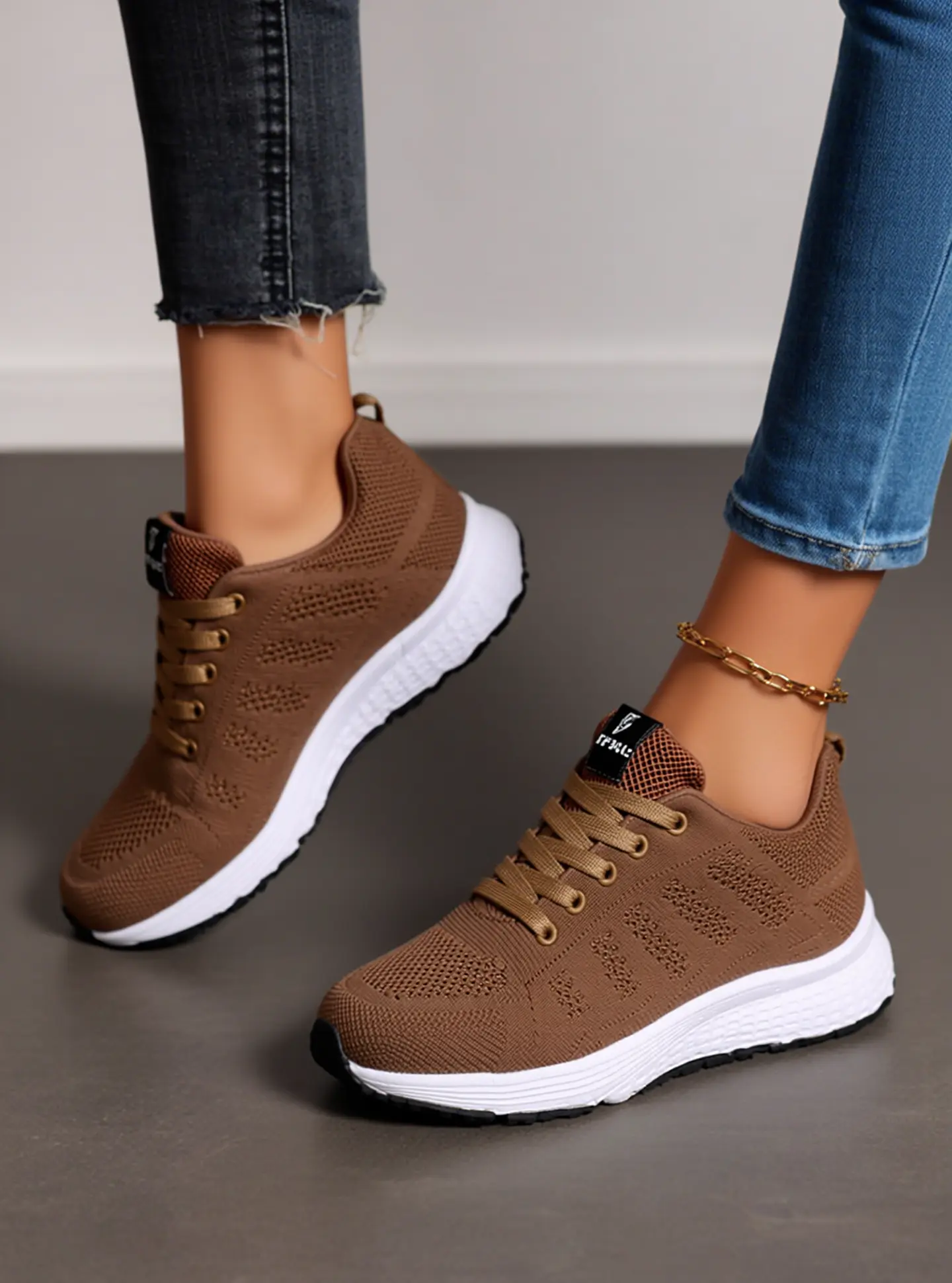 Ismay- Trendy Sneakers 1