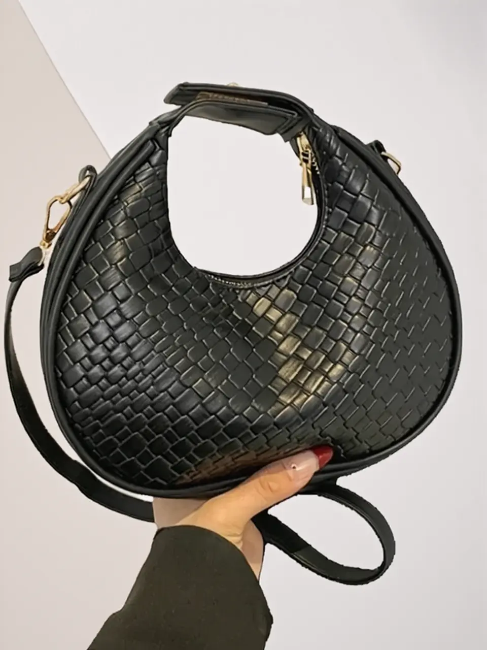 Marinette- Crossbody Leather Bag 1