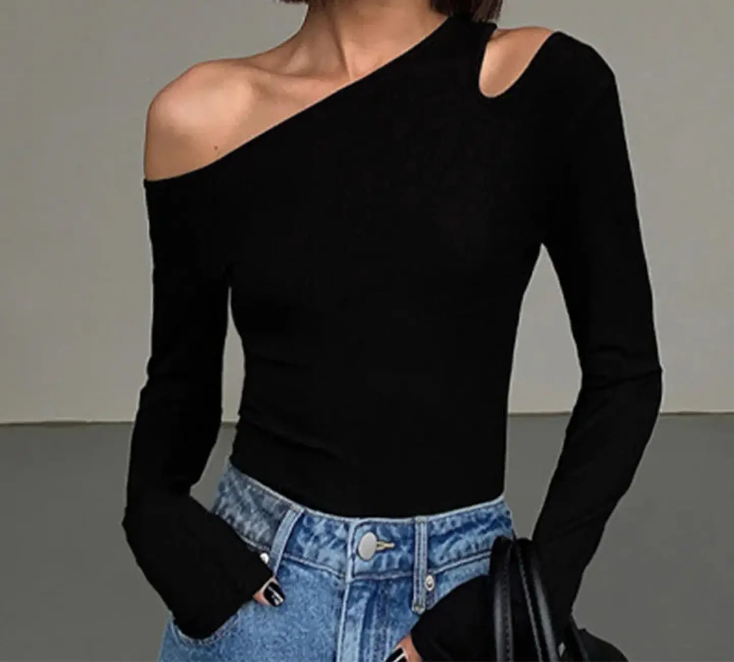 Nina- Off-Shoulder Shirt 5