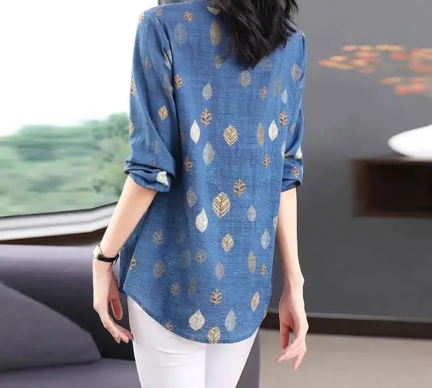 Nella- V-Neck Print Blouse 4