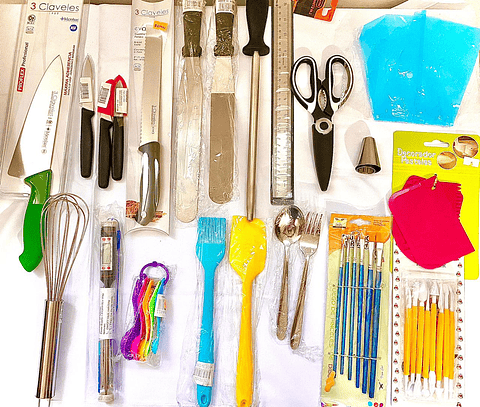 Set de Cuchillos para Estudiantes 3 Claveles Light - Kit Completo de Cocina y Pastelería