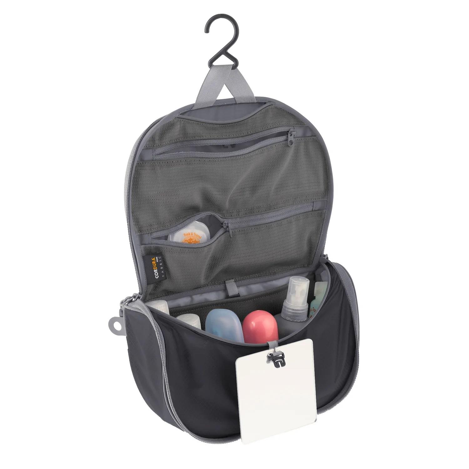 HANGING TOILETRY BAG SMALL 1