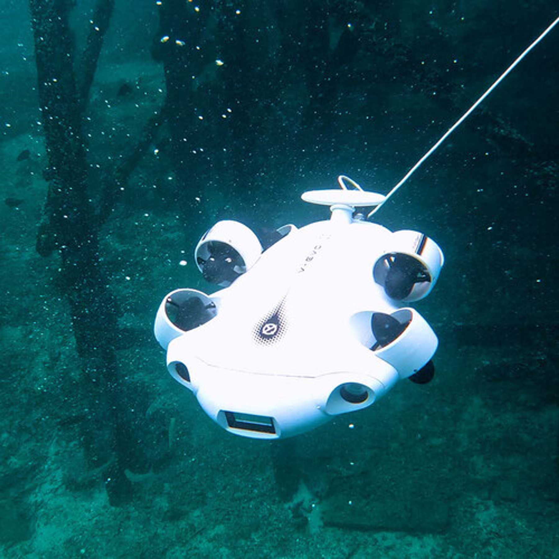 FIFISH V-EVO QYSEA  Submarino AI ROV con brazo robótico.