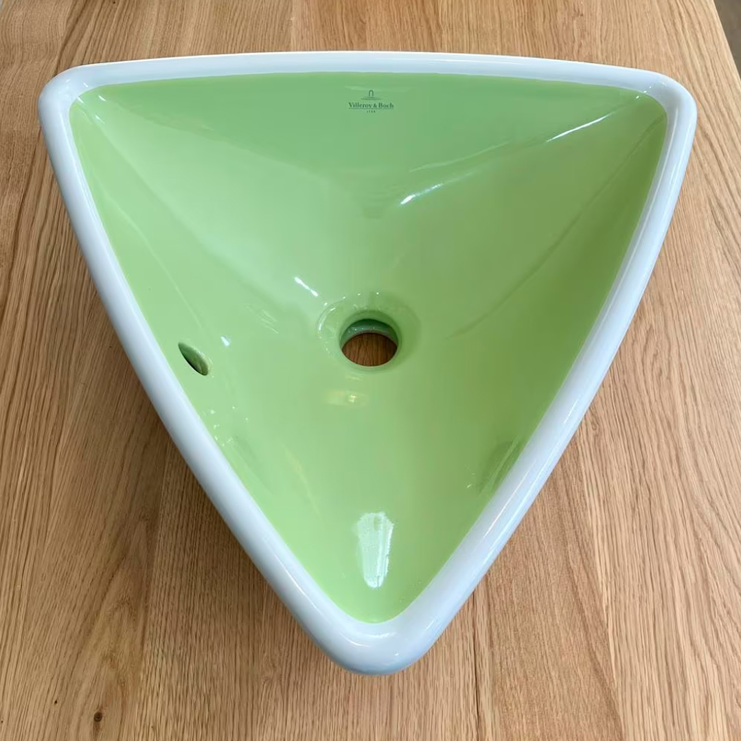 Lavatório Triangular Verde/Branco  1