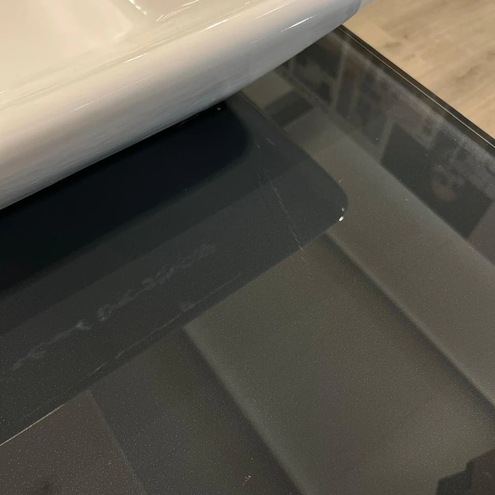 MÓVEL DOMUS 1.4cm c/tampo de vidro - artigo de exposição C/pequeno defeito no vidro 8