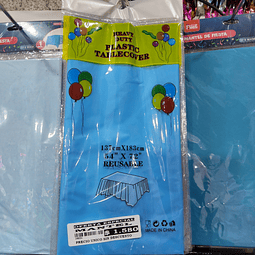 Mantel plástico liso rectangular color celeste