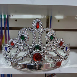 Corona plástica reina plateada