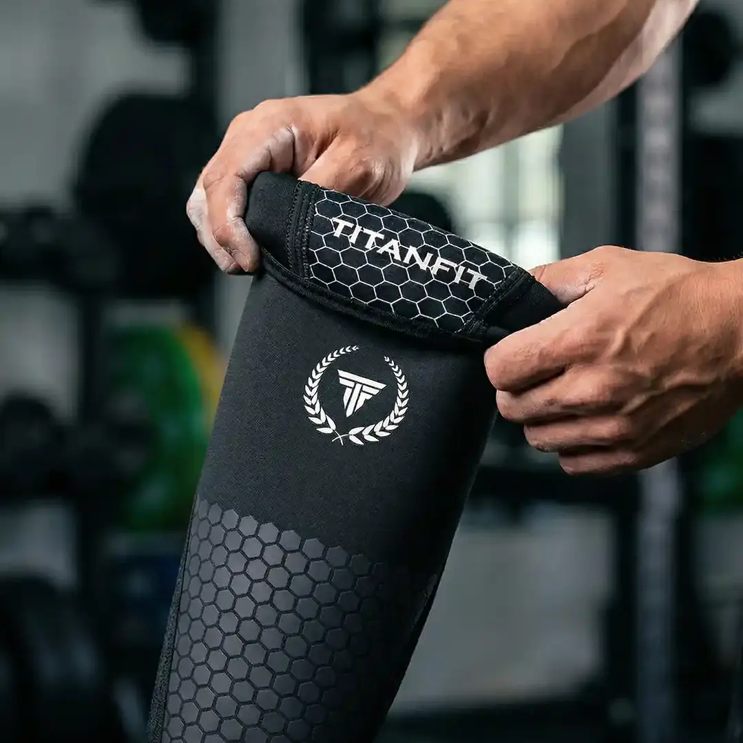 Par Rodilleras Neopreno 7 mm Cnemis Reversibles TitanFit 1