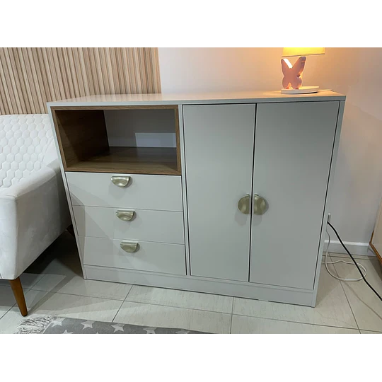 Comoda 2 Puertas y 3 Cajones Cariño Arena -Producto Armado en Tienda