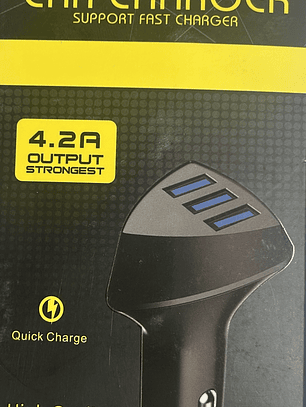 CARGADOR AUTO  4.2A  CON 3 PUERTOS  USB CARAGA RAPIDA