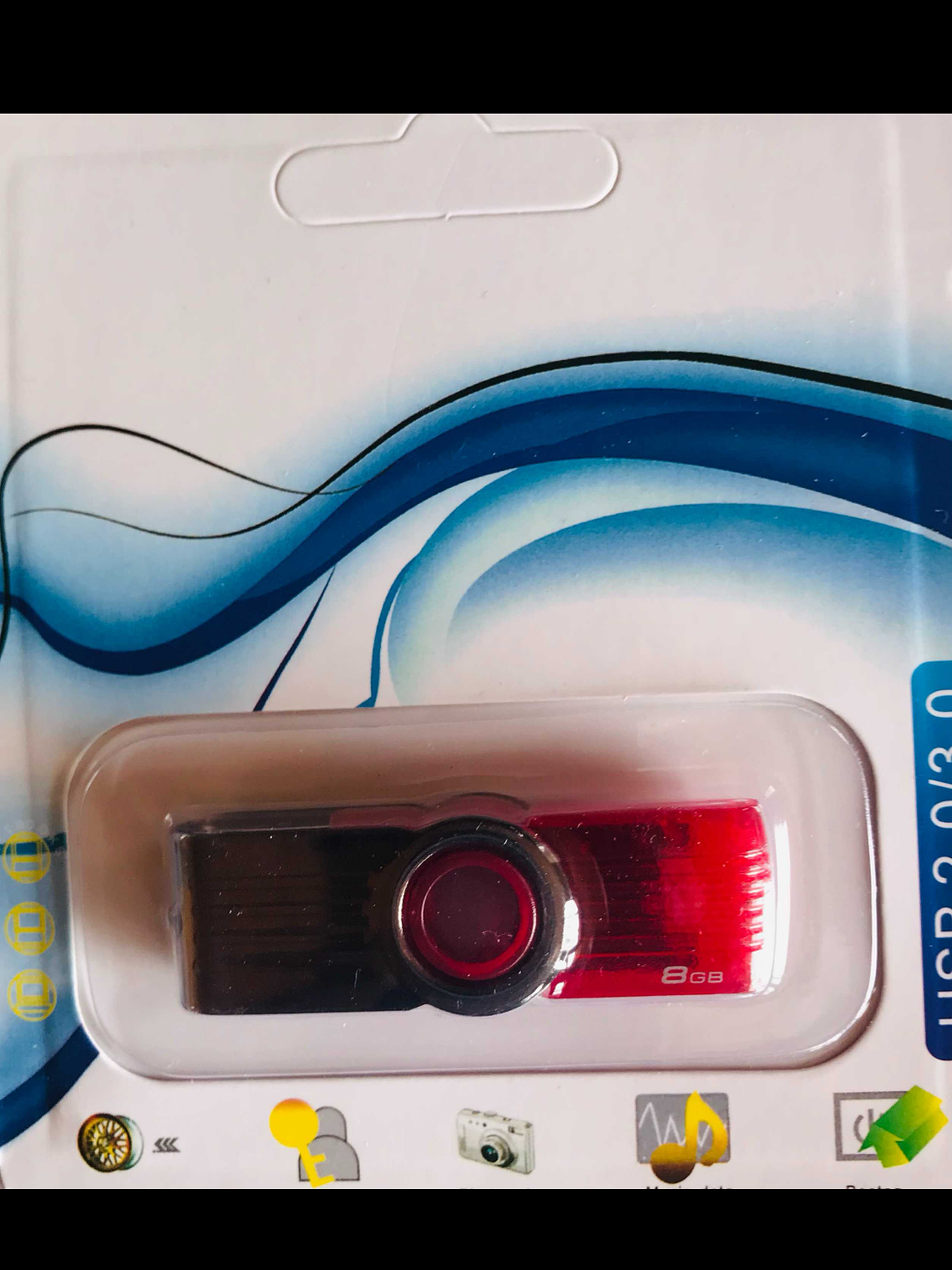 PENDRIVE DE 8 GB  GENERICO 1