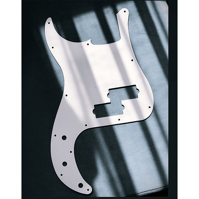  Pickguard Fender White Moto 13 Agujeros para Precision Bass®