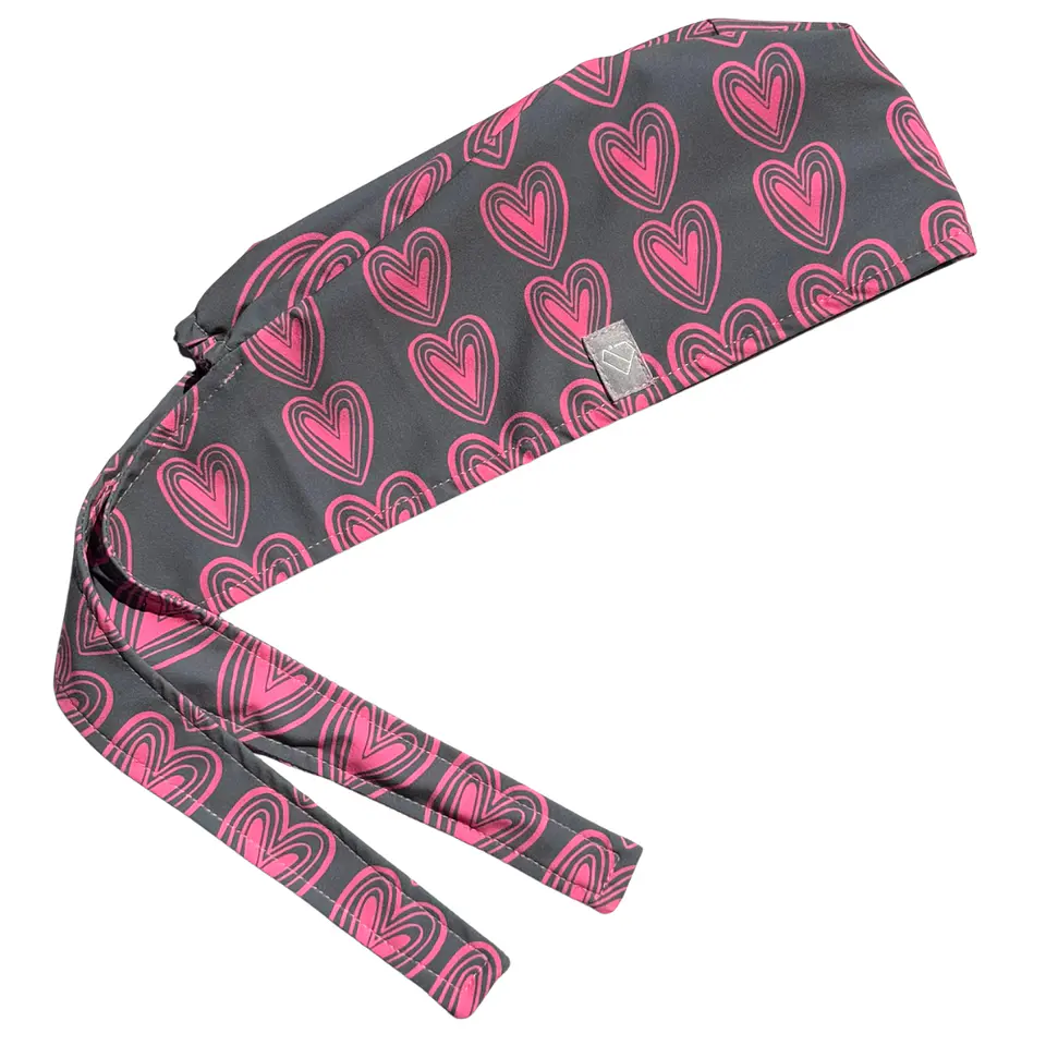 GORRO CORAZONES ROSADOS 2