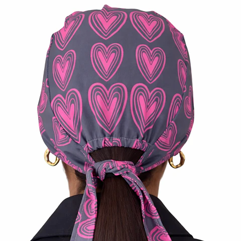 GORRO CORAZONES ROSADOS