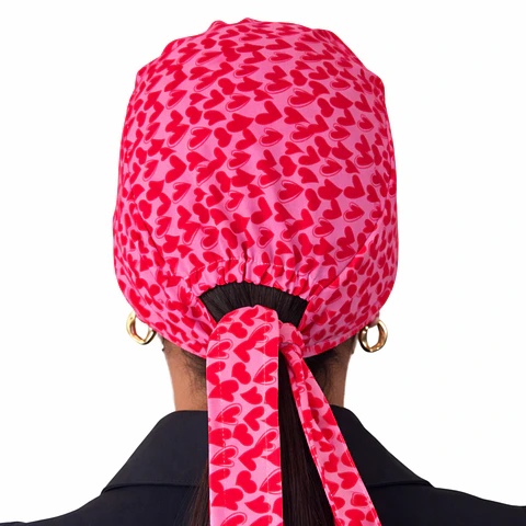 GORRO CORAZONES ROJOS