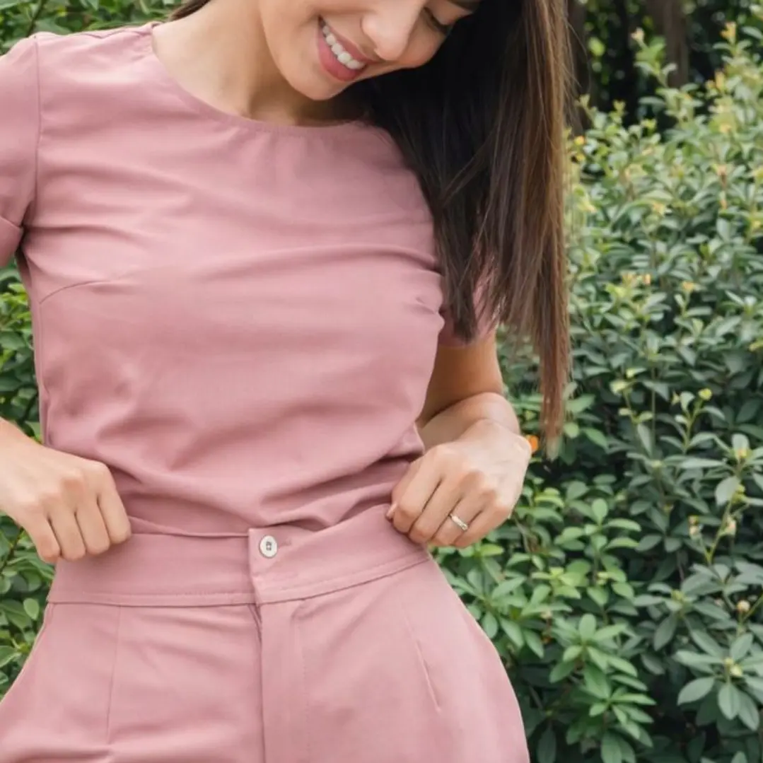 Queen👑 - PALO ROSA OSCURO * DETALLE EN PANTALON LEER DESCRIPCION 1