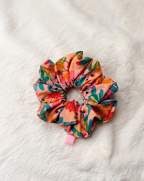 SCRUNCHIES  DAMASCO Y FLORES 