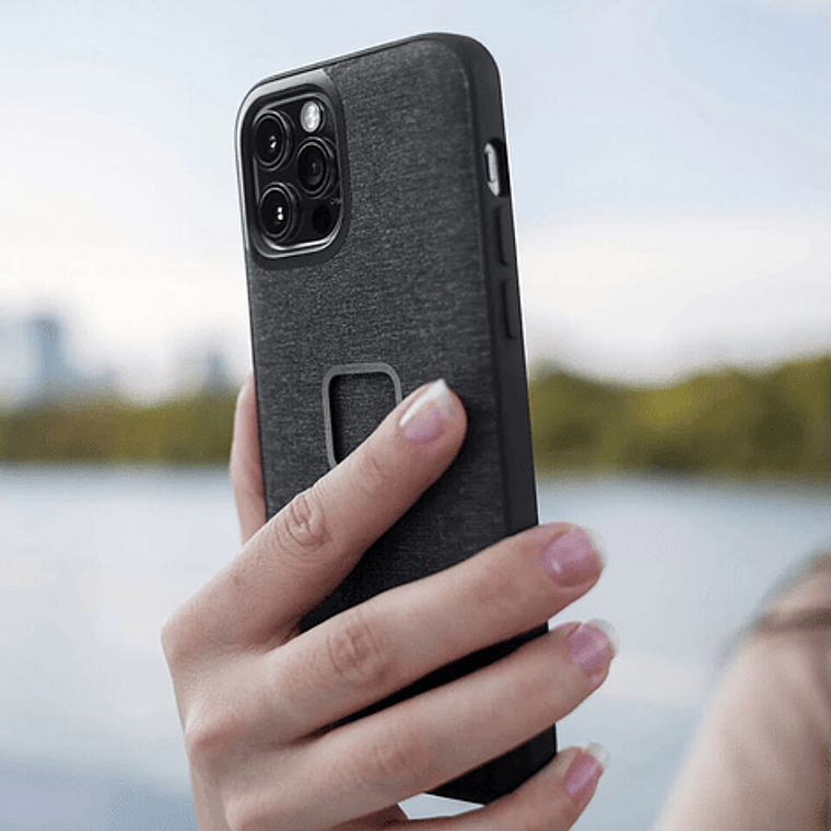 Carcasa Everyday iPhone Gris Oscuro - Peak Desing 3